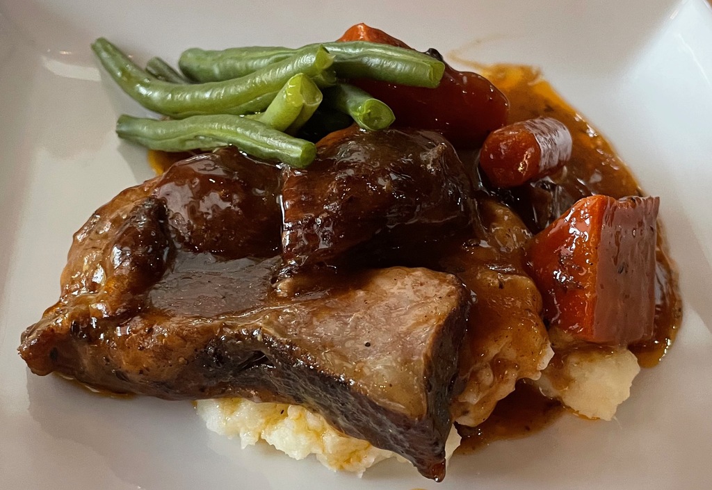Slow Cooker Beef Short Ribs with Mashed Potatoes and Carrots